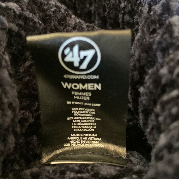 NY ‘47 Brand Women's Chenille Beanie Hat New York Yankees Pom Poof Ball NEW - Picture 5 of 11